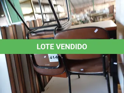 LOTE 414 - 02 MESAS E 02 CADEIRAS COM BASE FIXAS E ASSENTO E ENCOSTO ALMOFADADO. (NO ESTADO) ATENÇÃO! FAZER A VISITAÇÃO ANTES DE ARREMATAR, NÃO SABEMOS SE FUNCIONA. LEILÃO NÃO TEM GARANTIA E NEM DEVOLUÇÃO, SUJEITO A POSSÍVEIS AVARIAS VISÍVEIS/OCULTAS E/OU AUSÊNCIA DE COMPONENTES.