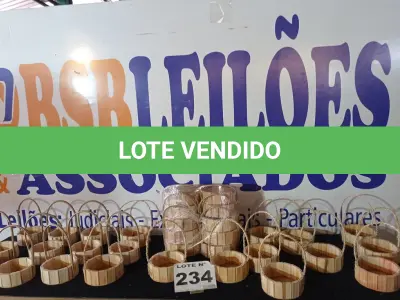 LOTE 234 - 36 – CESTAS DE MADEIRA  (APROXIMADAMENTE)(NO ESTADO, NÃO SABEMOS SE FUNCIONA. LEILÃO NÃO TEM GARANTIA E NEM DEVOLUÇÃO, SUJEITO A POSSÍVEIS AVARIAS VISÍVEIS/OCULTAS E/OU AUSÊNCIA DE COMPONENTES)
