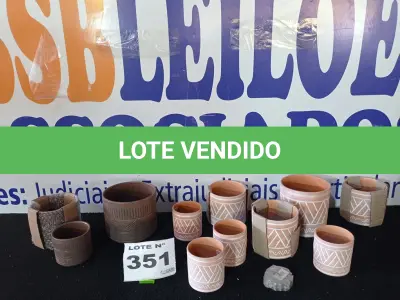 LOTE 351 - 11 – VASOS DE ARGILA (NO ESTADO, NÃO SABEMOS SE FUNCIONA. LEILÃO NÃO TEM GARANTIA E NEM DEVOLUÇÃO, SUJEITO A POSSÍVEIS AVARIAS VISÍVEIS/OCULTAS E/OU AUSÊNCIA DE COMPONENTES)