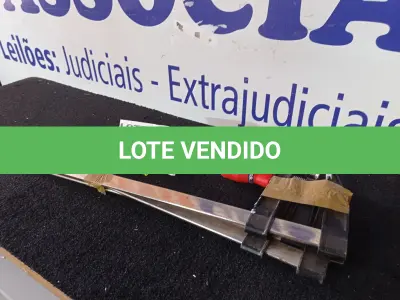 LOTE 354 - 03 - GRAMPOS SARGENTO PROFISSIONAL PARA MARCENEIRO (NO ESTADO, NÃO SABEMOS SE FUNCIONA. LEILÃO NÃO TEM GARANTIA E NEM DEVOLUÇÃO, SUJEITO A POSSÍVEIS AVARIAS VISÍVEIS/OCULTAS E/OU AUSÊNCIA DE COMPONENTES)