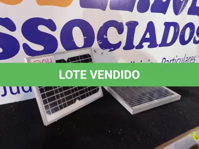 LOTE 394 - 02 PAINÉIS SOLARES 18V 10W. (NO ESTADO) ATENÇÃO! FAZER A VISITAÇÃO ANTES DE ARREMATAR, NÃO SABEMOS SE FUNCIONA. LEILÃO NÃO TEM GARANTIA E NEM DEVOLUÇÃO, SUJEITO A POSSÍVEIS AVARIAS VISÍVEIS/OCULTAS E/OU AUSÊNCIA DE COMPONENTES.