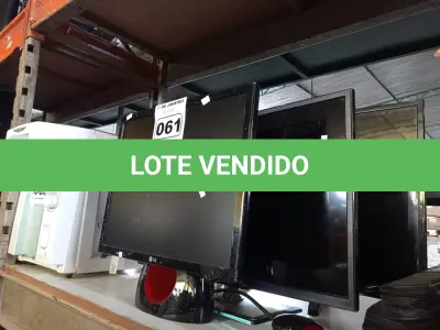 LOTE 061 - 03 MONITORES MARCAS E MODELOS DIVERSOS PARA RETIRADA DE PEÇAS. (NO ESTADO) ATENÇÃO! FAZER A VISITAÇÃO ANTES DE ARREMATAR, NÃO SABEMOS SE FUNCIONA. LEILÃO NÃO TEM GARANTIA E NEM DEVOLUÇÃO, SUJEITO A POSSÍVEIS AVARIAS VISÍVEIS/OCULTAS E/OU AUSÊNCIA DE COMPONENTES.