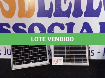 LOTE 437 - 02 PAINÉIS SOLARES 18V 10W. (NO ESTADO) ATENÇÃO! FAZER A VISITAÇÃO ANTES DE ARREMATAR, NÃO SABEMOS SE FUNCIONA. LEILÃO NÃO TEM GARANTIA E NEM DEVOLUÇÃO, SUJEITO A POSSÍVEIS AVARIAS VISÍVEIS/OCULTAS E/OU AUSÊNCIA DE COMPONENTES.
