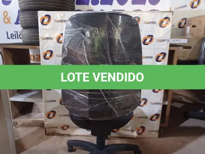 LOTE 080 - 01 CADEIRA DE ESCRITÓRIO COM BASE GIRATÓRIA. (NO ESTADO) ATENÇÃO! FAZER A VISITAÇÃO ANTES DE ARREMATAR, NÃO SABEMOS SE FUNCIONA. LEILÃO NÃO TEM GARANTIA E NEM DEVOLUÇÃO, SUJEITO A POSSÍVEIS AVARIAS VISÍVEIS/OCULTAS E/OU AUSÊNCIA DE COMPONENTES.