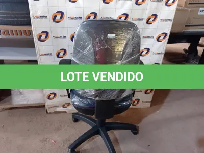 LOTE 020 - 01 CADEIRA DE ESCRITÓRIO COM BASE GIRATÓRIA. (NO ESTADO) ATENÇÃO! FAZER A VISITAÇÃO ANTES DE ARREMATAR, NÃO SABEMOS SE FUNCIONA. LEILÃO NÃO TEM GARANTIA E NEM DEVOLUÇÃO, SUJEITO A POSSÍVEIS AVARIAS VISÍVEIS/OCULTAS E/OU AUSÊNCIA DE COMPONENTES.