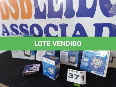 LOTE 371 - 06 – REFLETORES DIVERSOS (NO ESTADO, NÃO SABEMOS SE FUNCIONA. LEILÃO NÃO TEM GARANTIA E NEM DEVOLUÇÃO, SUJEITO A POSSÍVEIS AVARIAS VISÍVEIS/OCULTAS E/OU AUSÊNCIA DE COMPONENTES)