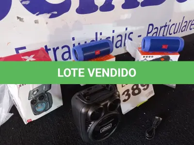LOTE 389 - 03 – CAIXAS DE SOM DIVERSAS (NO ESTADO, NÃO SABEMOS SE FUNCIONA. LEILÃO NÃO TEM GARANTIA E NEM DEVOLUÇÃO, SUJEITO A POSSÍVEIS AVARIAS VISÍVEIS/OCULTAS E/OU AUSÊNCIA DE COMPONENTES)