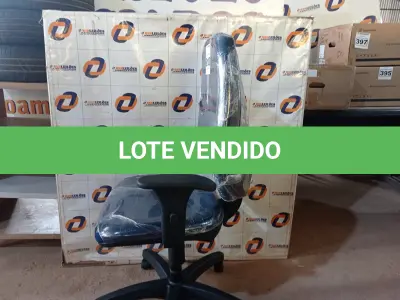 LOTE 010 - 01 CADEIRA DE ESCRITÓRIO COM BASE GIRATÓRIA. (NO ESTADO) ATENÇÃO! FAZER A VISITAÇÃO ANTES DE ARREMATAR, NÃO SABEMOS SE FUNCIONA. LEILÃO NÃO TEM GARANTIA E NEM DEVOLUÇÃO, SUJEITO A POSSÍVEIS AVARIAS VISÍVEIS/OCULTAS E/OU AUSÊNCIA DE COMPONENTES.