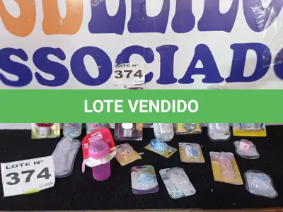 LOTE 374 - 17 – ITENS BEBES DIVERSOS  (APROXIMADAMENTE)(NO ESTADO, NÃO SABEMOS SE FUNCIONA. LEILÃO NÃO TEM GARANTIA E NEM DEVOLUÇÃO, SUJEITO A POSSÍVEIS AVARIAS VISÍVEIS/OCULTAS E/OU AUSÊNCIA DE COMPONENTES)