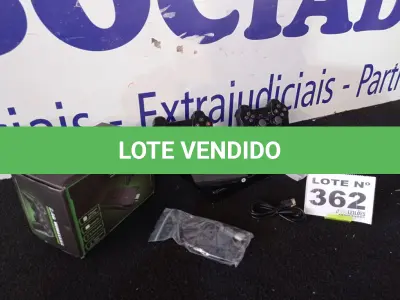 LOTE 362 - 01 - VÍDEO GAME STICK LITE COM 10.000 MIL JOGOS + 2 CONTROLES SEM FIO (NO ESTADO, NÃO SABEMOS SE FUNCIONA. LEILÃO NÃO TEM GARANTIA E NEM DEVOLUÇÃO, SUJEITO A POSSÍVEIS AVARIAS VISÍVEIS/OCULTAS E/OU AUSÊNCIA DE COMPONENTES)