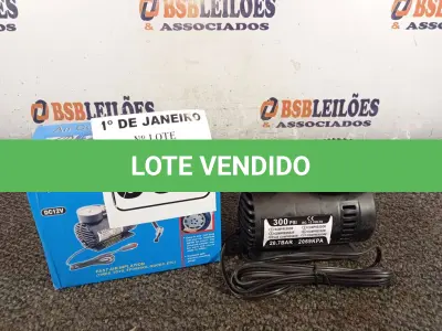 LOTE 008 - 01 COMPRESSOR DE AR PORTÁTIL 12V. (NO ESTADO) ATENÇÃO! FAZER A VISITAÇÃO ANTES DE ARREMATAR, NÃO SABEMOS SE FUNCIONA. LEILÃO NÃO TEM GARANTIA E NEM DEVOLUÇÃO, SUJEITO A POSSÍVEIS AVARIAS VISÍVEIS/OCULTAS E/OU AUSÊNCIA DE COMPONENTES.