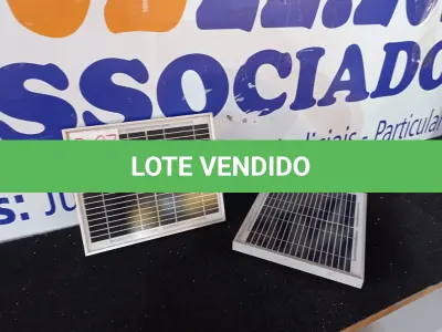 LOTE 397 - 02 PAINÉIS SOLARES 18V 10W. (NO ESTADO) ATENÇÃO! FAZER A VISITAÇÃO ANTES DE ARREMATAR, NÃO SABEMOS SE FUNCIONA. LEILÃO NÃO TEM GARANTIA E NEM DEVOLUÇÃO, SUJEITO A POSSÍVEIS AVARIAS VISÍVEIS/OCULTAS E/OU AUSÊNCIA DE COMPONENTES.