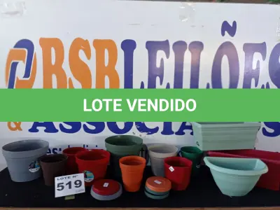 LOTE 519 - 12 – VASOS DE PLANTAS DIVERSOS (NO ESTADO, NÃO SABEMOS SE FUNCIONA. LEILÃO NÃO TEM GARANTIA E NEM DEVOLUÇÃO, SUJEITO A POSSÍVEIS AVARIAS VISÍVEIS/OCULTAS E/OU AUSÊNCIA DE COMPONENTES)