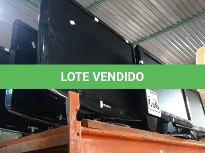 LOTE 056 - 08 MONITORES MARCAS E MODELOS DIVERSOS PARA RETIRADA DE PEÇAS. (NO ESTADO) ATENÇÃO! FAZER A VISITAÇÃO ANTES DE ARREMATAR, NÃO SABEMOS SE FUNCIONA. LEILÃO NÃO TEM GARANTIA E NEM DEVOLUÇÃO, SUJEITO A POSSÍVEIS AVARIAS VISÍVEIS/OCULTAS E/OU AUSÊNCIA DE COMPONENTES.