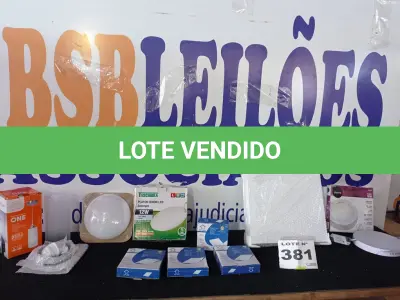 LOTE 381 - 08 – LUMINÁRIAS DIVERSAS (NO ESTADO, NÃO SABEMOS SE FUNCIONA. LEILÃO NÃO TEM GARANTIA E NEM DEVOLUÇÃO, SUJEITO A POSSÍVEIS AVARIAS VISÍVEIS/OCULTAS E/OU AUSÊNCIA DE COMPONENTES)