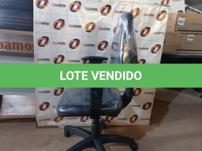 LOTE 020 - 01 CADEIRA DE ESCRITÓRIO COM BASE GIRATÓRIA. (NO ESTADO) ATENÇÃO! FAZER A VISITAÇÃO ANTES DE ARREMATAR, NÃO SABEMOS SE FUNCIONA. LEILÃO NÃO TEM GARANTIA E NEM DEVOLUÇÃO, SUJEITO A POSSÍVEIS AVARIAS VISÍVEIS/OCULTAS E/OU AUSÊNCIA DE COMPONENTES.