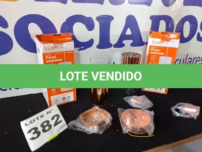 LOTE 382 - 02 - PENDENTES REDONDO PARA 1 LÂMPADA FIRST 12CM COBRE (NO ESTADO, NÃO SABEMOS SE FUNCIONA. LEILÃO NÃO TEM GARANTIA E NEM DEVOLUÇÃO, SUJEITO A POSSÍVEIS AVARIAS VISÍVEIS/OCULTAS E/OU AUSÊNCIA DE COMPONENTES)