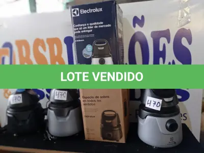 LOTE 470 - 03 - ASPIRADORES DE PÓ ELECTROLUX (NO ESTADO, NÃO SABEMOS SE FUNCIONA. LEILÃO NÃO TEM GARANTIA E NEM DEVOLUÇÃO, SUJEITO A POSSÍVEIS AVARIAS VISÍVEIS/OCULTAS E/OU AUSÊNCIA DE COMPONENTES)