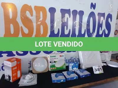 LOTE 381 - 08 – LUMINÁRIAS DIVERSAS (NO ESTADO, NÃO SABEMOS SE FUNCIONA. LEILÃO NÃO TEM GARANTIA E NEM DEVOLUÇÃO, SUJEITO A POSSÍVEIS AVARIAS VISÍVEIS/OCULTAS E/OU AUSÊNCIA DE COMPONENTES)