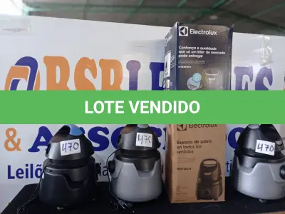 LOTE 470 - 03 - ASPIRADORES DE PÓ ELECTROLUX (NO ESTADO, NÃO SABEMOS SE FUNCIONA. LEILÃO NÃO TEM GARANTIA E NEM DEVOLUÇÃO, SUJEITO A POSSÍVEIS AVARIAS VISÍVEIS/OCULTAS E/OU AUSÊNCIA DE COMPONENTES)