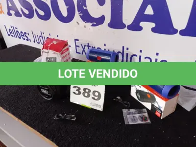 LOTE 389 - 03 – CAIXAS DE SOM DIVERSAS (NO ESTADO, NÃO SABEMOS SE FUNCIONA. LEILÃO NÃO TEM GARANTIA E NEM DEVOLUÇÃO, SUJEITO A POSSÍVEIS AVARIAS VISÍVEIS/OCULTAS E/OU AUSÊNCIA DE COMPONENTES)