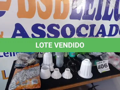 LOTE 406 - 30 – ITENS DE FERRAGISTA (APROXIMADAMENTE)(NO ESTADO, NÃO SABEMOS SE FUNCIONA. LEILÃO NÃO TEM GARANTIA E NEM DEVOLUÇÃO, SUJEITO A POSSÍVEIS AVARIAS VISÍVEIS/OCULTAS E/OU AUSÊNCIA DE COMPONENTES)