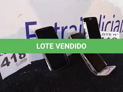 LOTE 418 - 01 - CELULAR SAMSUNG S8 – 02 CELULAR MOTOROLA (NO ESTADO, NÃO SABEMOS SE FUNCIONA. LEILÃO NÃO TEM GARANTIA E NEM DEVOLUÇÃO, SUJEITO A POSSÍVEIS AVARIAS VISÍVEIS/OCULTAS E/OU AUSÊNCIA DE COMPONENTES)