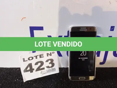 LOTE 423 - 01 - CELULAR SAMSUNG S7 EDGE (NO ESTADO, NÃO SABEMOS SE FUNCIONA. LEILÃO NÃO TEM GARANTIA E NEM DEVOLUÇÃO, SUJEITO A POSSÍVEIS AVARIAS VISÍVEIS/OCULTAS E/OU AUSÊNCIA DE COMPONENTES)