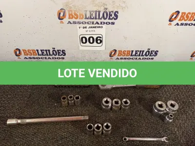 LOTE 006 - 01 CHAVE CATRACA COM VÁRIOS CACHIMBOS. (NO ESTADO) ATENÇÃO! FAZER A VISITAÇÃO ANTES DE ARREMATAR, NÃO SABEMOS SE FUNCIONA. LEILÃO NÃO TEM GARANTIA E NEM DEVOLUÇÃO, SUJEITO A POSSÍVEIS AVARIAS VISÍVEIS/OCULTAS E/OU AUSÊNCIA DE COMPONENTES.