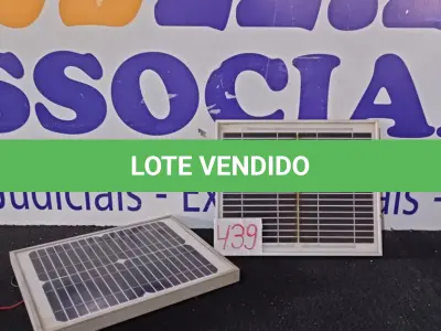 LOTE 439 - 02 PAINÉIS SOLARES 18V 10W. (NO ESTADO) ATENÇÃO! FAZER A VISITAÇÃO ANTES DE ARREMATAR, NÃO SABEMOS SE FUNCIONA. LEILÃO NÃO TEM GARANTIA E NEM DEVOLUÇÃO, SUJEITO A POSSÍVEIS AVARIAS VISÍVEIS/OCULTAS E/OU AUSÊNCIA DE COMPONENTES.