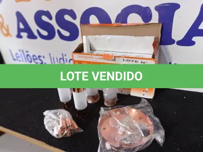 LOTE 384 - 01 - PENDENTE EM VIDRO PARA 5 LÂMPADAS REDONDO FIRST - LLUM BRONZEARTE (NO ESTADO, NÃO SABEMOS SE FUNCIONA. LEILÃO NÃO TEM GARANTIA E NEM DEVOLUÇÃO, SUJEITO A POSSÍVEIS AVARIAS VISÍVEIS/OCULTAS E/OU AUSÊNCIA DE COMPONENTES)