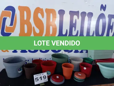 LOTE 519 - 12 – VASOS DE PLANTAS DIVERSOS (NO ESTADO, NÃO SABEMOS SE FUNCIONA. LEILÃO NÃO TEM GARANTIA E NEM DEVOLUÇÃO, SUJEITO A POSSÍVEIS AVARIAS VISÍVEIS/OCULTAS E/OU AUSÊNCIA DE COMPONENTES)