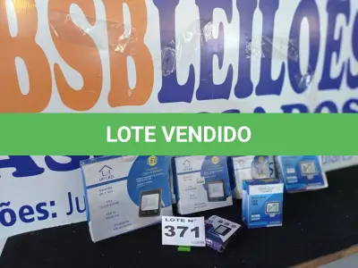 LOTE 371 - 06 – REFLETORES DIVERSOS (NO ESTADO, NÃO SABEMOS SE FUNCIONA. LEILÃO NÃO TEM GARANTIA E NEM DEVOLUÇÃO, SUJEITO A POSSÍVEIS AVARIAS VISÍVEIS/OCULTAS E/OU AUSÊNCIA DE COMPONENTES)