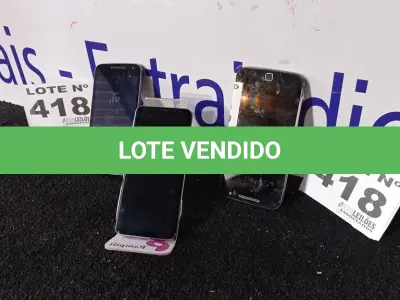 LOTE 418 - 01 - CELULAR SAMSUNG S8 – 02 CELULAR MOTOROLA (NO ESTADO, NÃO SABEMOS SE FUNCIONA. LEILÃO NÃO TEM GARANTIA E NEM DEVOLUÇÃO, SUJEITO A POSSÍVEIS AVARIAS VISÍVEIS/OCULTAS E/OU AUSÊNCIA DE COMPONENTES)