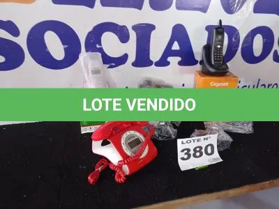 LOTE 380 - 04 – APARELHOS TELEFÔNICOS DIVERSOS (NO ESTADO, NÃO SABEMOS SE FUNCIONA. LEILÃO NÃO TEM GARANTIA E NEM DEVOLUÇÃO, SUJEITO A POSSÍVEIS AVARIAS VISÍVEIS/OCULTAS E/OU AUSÊNCIA DE COMPONENTES)