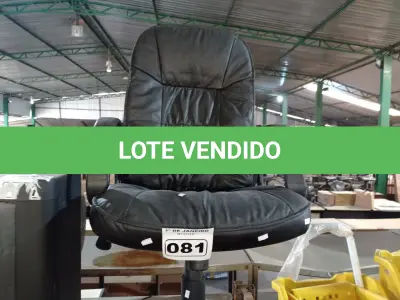 LOTE 081 - 01 CADEIRA DE ESCRITÓRIO COM BASE GIRATÓRIA. (NO ESTADO) ATENÇÃO! FAZER A VISITAÇÃO ANTES DE ARREMATAR, NÃO SABEMOS SE FUNCIONA. LEILÃO NÃO TEM GARANTIA E NEM DEVOLUÇÃO, SUJEITO A POSSÍVEIS AVARIAS VISÍVEIS/OCULTAS E/OU AUSÊNCIA DE COMPONENTES.