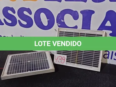 LOTE 439 - 02 PAINÉIS SOLARES 18V 10W. (NO ESTADO) ATENÇÃO! FAZER A VISITAÇÃO ANTES DE ARREMATAR, NÃO SABEMOS SE FUNCIONA. LEILÃO NÃO TEM GARANTIA E NEM DEVOLUÇÃO, SUJEITO A POSSÍVEIS AVARIAS VISÍVEIS/OCULTAS E/OU AUSÊNCIA DE COMPONENTES.
