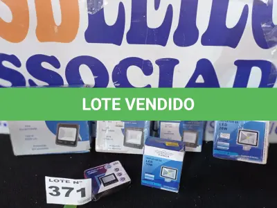 LOTE 371 - 06 – REFLETORES DIVERSOS (NO ESTADO, NÃO SABEMOS SE FUNCIONA. LEILÃO NÃO TEM GARANTIA E NEM DEVOLUÇÃO, SUJEITO A POSSÍVEIS AVARIAS VISÍVEIS/OCULTAS E/OU AUSÊNCIA DE COMPONENTES)