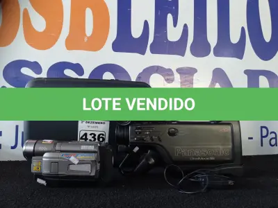 LOTE 436 - 02 FILMADORAS SENDO UMA PANASONIC E A OUTRA JVC (NO ESTADO) ATENÇÃO! FAZER A VISITAÇÃO ANTES DE ARREMATAR, NÃO SABEMOS SE FUNCIONA. LEILÃO NÃO TEM GARANTIA E NEM DEVOLUÇÃO, SUJEITO A POSSÍVEIS AVARIAS VISÍVEIS/OCULTAS E/OU AUSÊNCIA DE COMPONENTES.