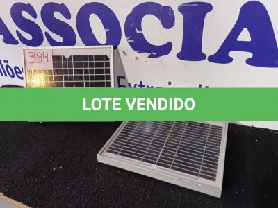LOTE 394 - 02 PAINÉIS SOLARES 18V 10W. (NO ESTADO) ATENÇÃO! FAZER A VISITAÇÃO ANTES DE ARREMATAR, NÃO SABEMOS SE FUNCIONA. LEILÃO NÃO TEM GARANTIA E NEM DEVOLUÇÃO, SUJEITO A POSSÍVEIS AVARIAS VISÍVEIS/OCULTAS E/OU AUSÊNCIA DE COMPONENTES.