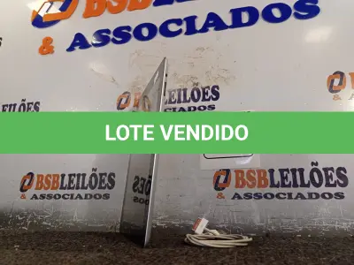 LOTE 013 - 01 IPAD 64 GB COM CABO. (NO ESTADO) ATENÇÃO! FAZER A VISITAÇÃO ANTES DE ARREMATAR, NÃO SABEMOS SE FUNCIONA. LEILÃO NÃO TEM GARANTIA E NEM DEVOLUÇÃO, SUJEITO A POSSÍVEIS AVARIAS VISÍVEIS/OCULTAS E/OU AUSÊNCIA DE COMPONENTES.
