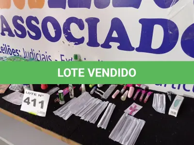 LOTE 411 - 60 -  COSMÉTICO DIVERSOS  (APROXIMADAMENTE)(NO ESTADO, NÃO SABEMOS SE FUNCIONA. LEILÃO NÃO TEM GARANTIA E NEM DEVOLUÇÃO, SUJEITO A POSSÍVEIS AVARIAS VISÍVEIS/OCULTAS E/OU AUSÊNCIA DE COMPONENTES)