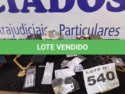 LOTE 540 - 51 – ACESSÓRIOS PESSOAIS DIVERSOS (APROXIMADAMENTE)(NO ESTADO, NÃO SABEMOS SE FUNCIONA. LEILÃO NÃO TEM GARANTIA E NEM DEVOLUÇÃO, SUJEITO A POSSÍVEIS AVARIAS VISÍVEIS/OCULTAS E/OU AUSÊNCIA DE COMPONENTES)