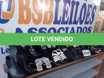 LOTE 168 - 17 - CALÇADOS FEMININOS VARIADOS (NO ESTADO, NÃO SABEMOS SE FUNCIONA. LEILÃO NÃO TEM GARANTIA E NEM DEVOLUÇÃO, SUJEITO A POSSÍVEIS AVARIAS VISÍVEIS/OCULTAS E/OU AUSÊNCIA DE COMPONENTES)