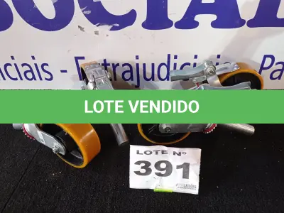 LOTE 391 - 01 - KIT COM 4 RODÍZIOS GIRATÓRIO COM FREIO PARA ANDAIME (NO ESTADO, NÃO SABEMOS SE FUNCIONA. LEILÃO NÃO TEM GARANTIA E NEM DEVOLUÇÃO, SUJEITO A POSSÍVEIS AVARIAS VISÍVEIS/OCULTAS E/OU AUSÊNCIA DE COMPONENTES)