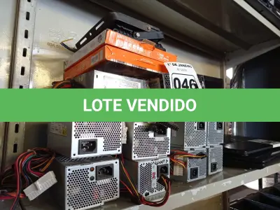 LOTE 046 - 04 PAINÉIS DE LED E 10 FONTES PARA PC MARCAS E MODELOS DIVERSOS. (NO ESTADO) ATENÇÃO! FAZER A VISITAÇÃO ANTES DE ARREMATAR, NÃO SABEMOS SE FUNCIONA. LEILÃO NÃO TEM GARANTIA E NEM DEVOLUÇÃO, SUJEITO A POSSÍVEIS AVARIAS VISÍVEIS/OCULTAS E/OU AUSÊNCIA DE COMPONENTES.