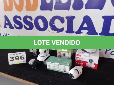 LOTE 396 - 04 – CÂMERAS DIVERSAS (NO ESTADO, NÃO SABEMOS SE FUNCIONA. LEILÃO NÃO TEM GARANTIA E NEM DEVOLUÇÃO, SUJEITO A POSSÍVEIS AVARIAS VISÍVEIS/OCULTAS E/OU AUSÊNCIA DE COMPONENTES)