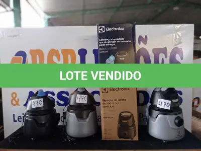 LOTE 470 - 03 - ASPIRADORES DE PÓ ELECTROLUX (NO ESTADO, NÃO SABEMOS SE FUNCIONA. LEILÃO NÃO TEM GARANTIA E NEM DEVOLUÇÃO, SUJEITO A POSSÍVEIS AVARIAS VISÍVEIS/OCULTAS E/OU AUSÊNCIA DE COMPONENTES)