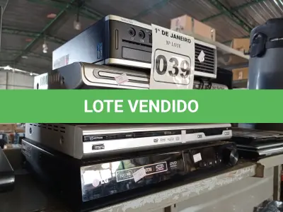 LOTE 039 - 01 MINI CPU E 04 APARELHOS DE DVD MARCAS E MODELOS DIVERSOS. (NO ESTADO) ATENÇÃO! FAZER A VISITAÇÃO ANTES DE ARREMATAR, NÃO SABEMOS SE FUNCIONA. LEILÃO NÃO TEM GARANTIA E NEM DEVOLUÇÃO, SUJEITO A POSSÍVEIS AVARIAS VISÍVEIS/OCULTAS E/OU AUSÊNCIA DE COMPONENTES.
