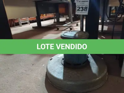 LOTE 238 - 01 ENCERADEIRA INDUSTRIAL MARCA CERTEL. (NO ESTADO) ATENÇÃO! FAZER A VISITAÇÃO ANTES DE ARREMATAR, NÃO SABEMOS SE FUNCIONA. LEILÃO NÃO TEM GARANTIA E NEM DEVOLUÇÃO, SUJEITO A POSSÍVEIS AVARIAS VISÍVEIS/OCULTAS E/OU AUSÊNCIA DE COMPONENTES.
